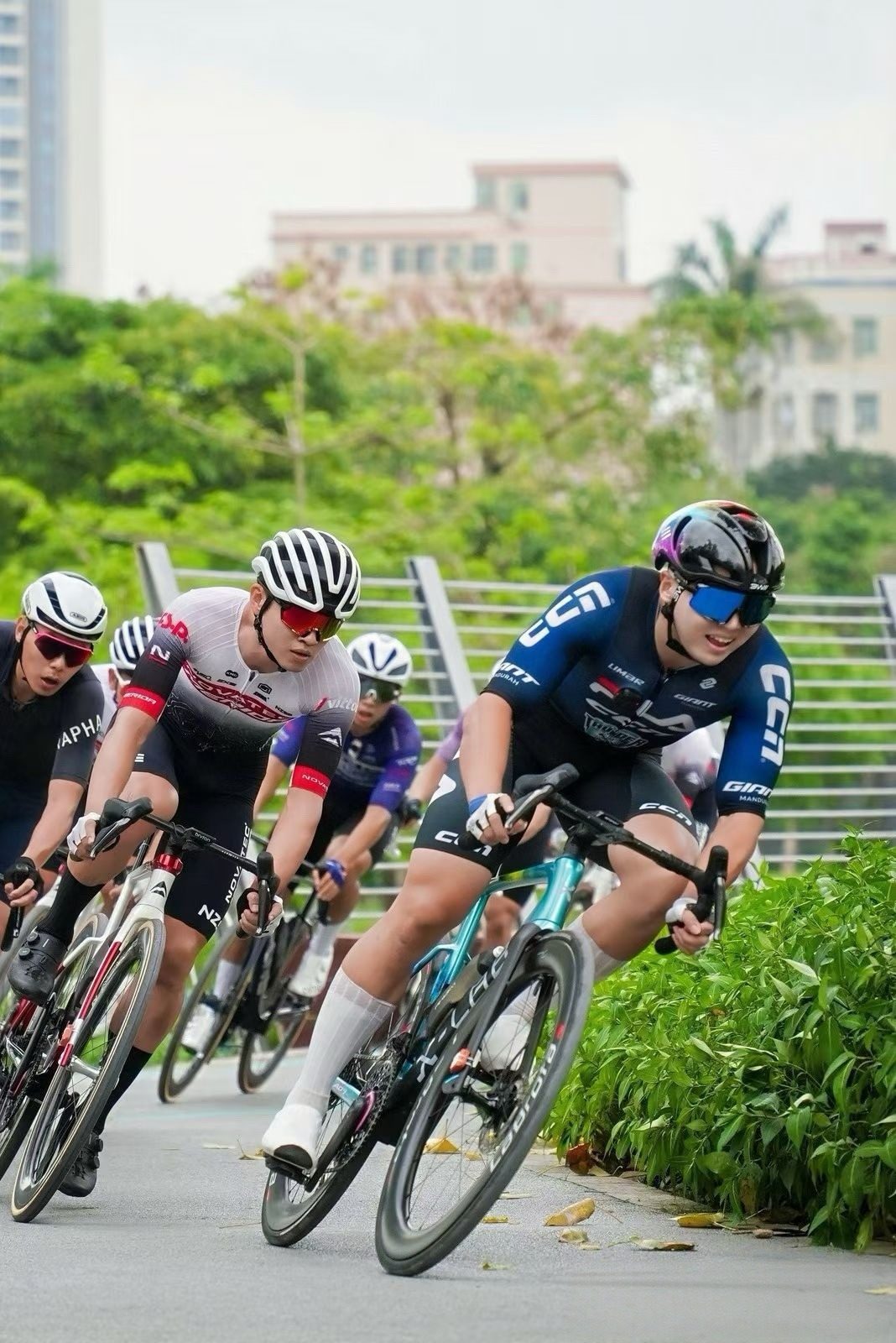 Fast race group with blue LaBrota bike