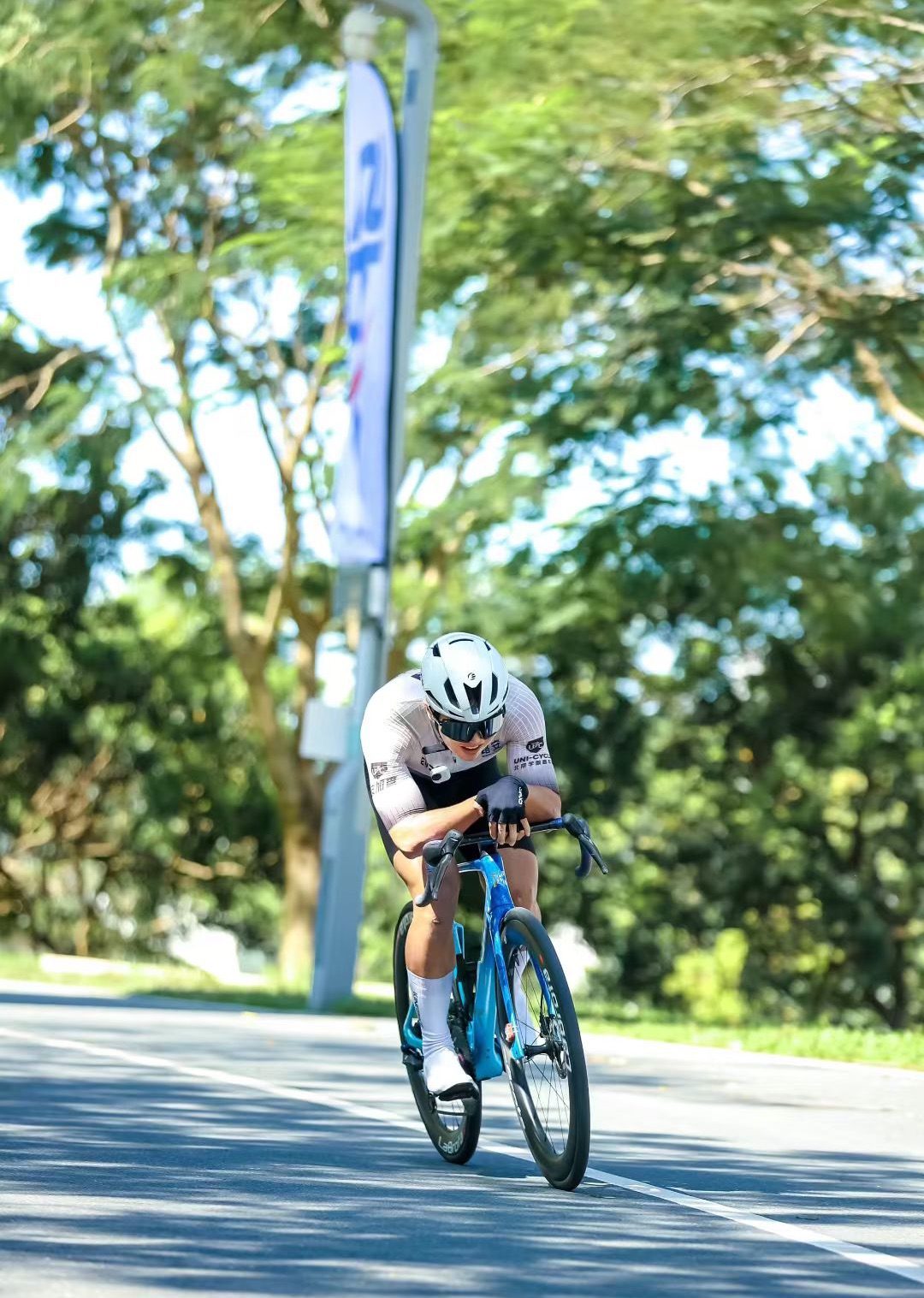 Rider solo pace on open road