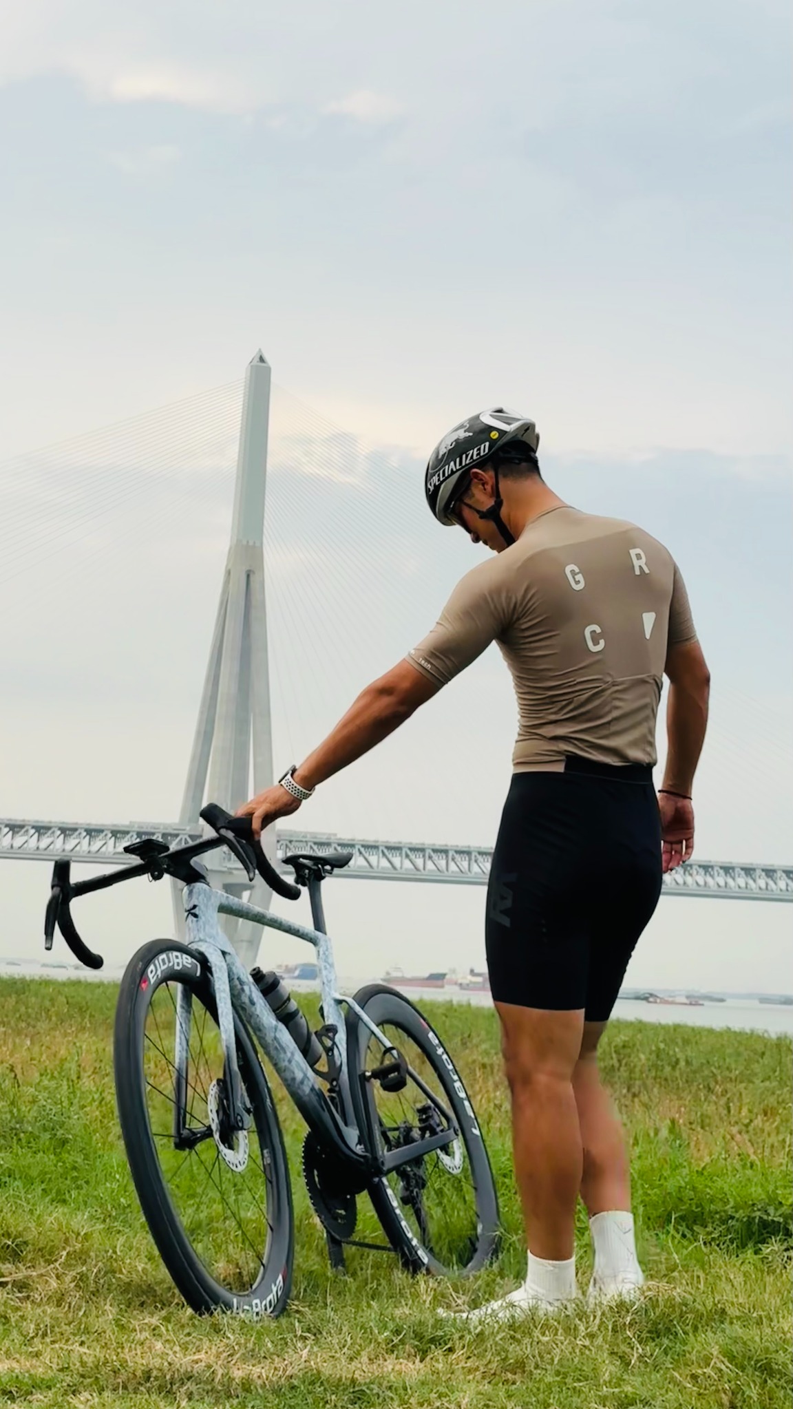 Marble finish road bike build with LaBrota wheels indoors