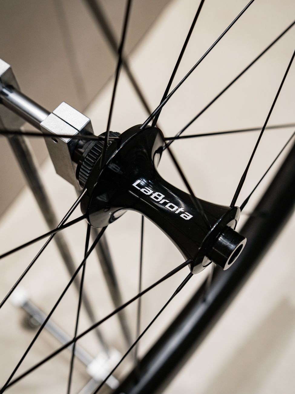 LaBrota Solo. Front Hub